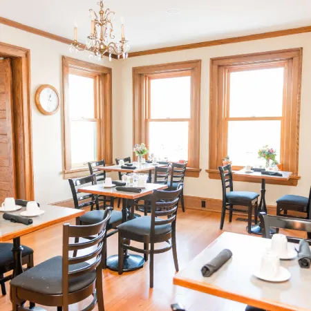 Inn at 835 Boutique Hotel
