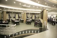 Rey Manes Hotel - พร้อมอาหารเช้า