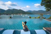 Bhuvarin Resort - Infinity Pools