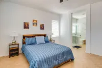 Pets Welcome! Surprise Family Gem w/ Yard & Patio - 4 Sao