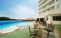 Muong Thanh Grand Phuong Dong - piscina