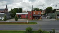 Beautiful 2bd/1ba Above Craft Coffee Shop, Downtown, by Apsu - 4-Star
