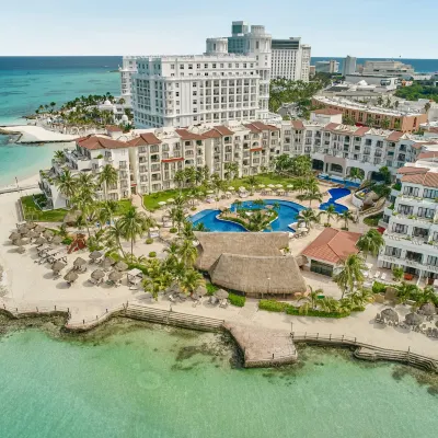 Fiesta Americana Villas Cancún Hotels near Forum By The Sea