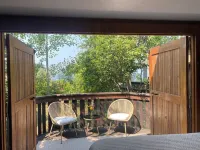 Cozy Cottage near Bigfork overlooking Flathead Lake in our Cherry Orchard - Alphydda