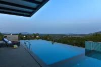 Meritas Auberge Calangute Goa - Pools