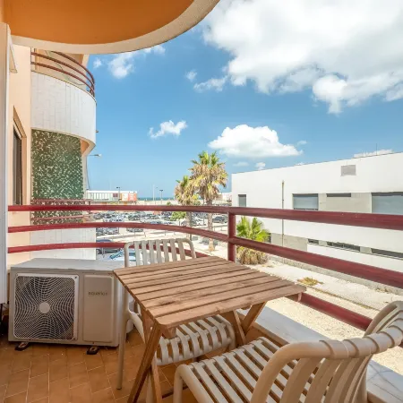 GuestReady - Deluxe home with terrace in Caparica
