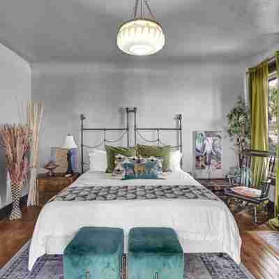 Stylish 1Br Apt, Downtown Free Parking Rooms