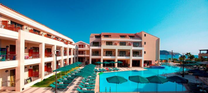 Porto Platanias Beach Resort & Spa โรงแรมในคาเนีย