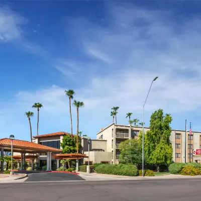 Best Western Plus Scottsdale Thunderbird Suites Hotels near Orange Tree Golf Course