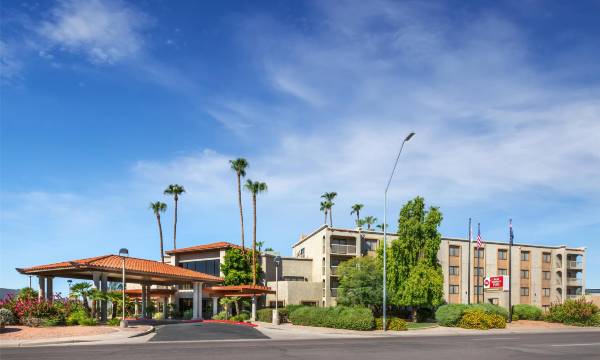 Best Western Plus Scottsdale Thunderbird Suites