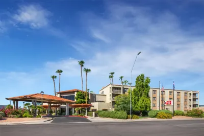 Best Western Plus Scottsdale Thunderbird Suites Các khách sạn ở Scottsdale