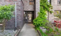Charming Sørenga Apartment Waterfront Views & City Comfort - Kitchens