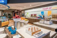 Tru by Hilton Fayetteville I-95 - breakfast