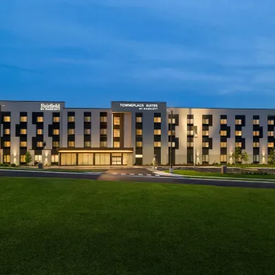 Fairfield Inn & Suites Lancaster Отели рядом с достопримечательностью «Железнодорожный вокзал Ланкастер»