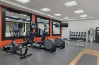 I-35穆爾瓦凡歡朋套房酒店 - 健身室/gym room