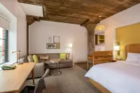 Element Moline - Pet friendly