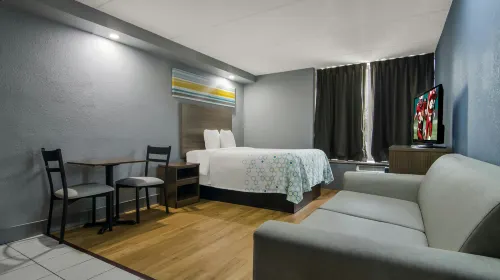 HomeTowne Studios Conference Chicago - N Aurora/ Naperville - 2-Star