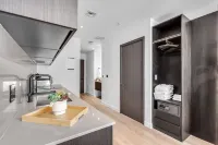 E11EVEN Studio · Bay Views + Rooftop Day Club Pool - Kitchens