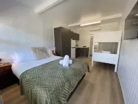 Nobby Beach Holiday Village - Parking