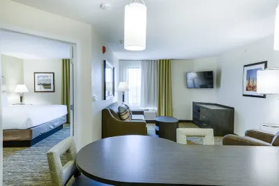 Candlewood Suites Lakeville I-35