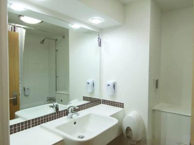 Premier Inn Wakefield Central