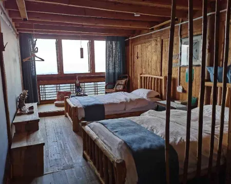 Yisha Gufengzhai Inn โรงแรมในฉงเจียง