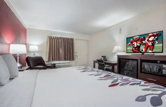 森林城紅屋頂酒店