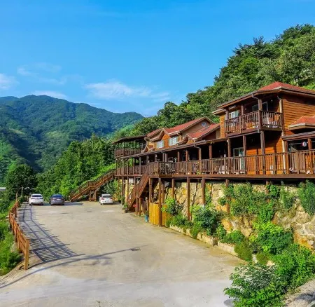 Gurye Jirisan Yasengwha Pension