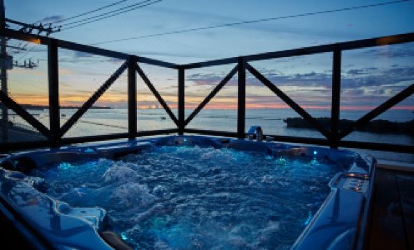 T&T Mof-Maeda Ocean Front House-