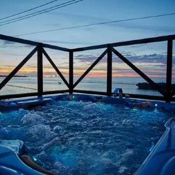 T&T Mof-Maeda Ocean Front House-