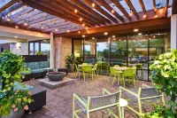 Home2 Suites by Hilton Frankfort - Bãi đậu xe