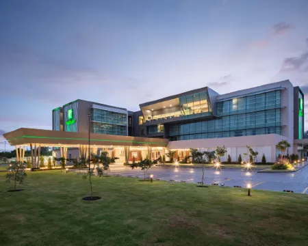 ฮอลิเดย์ อินน์ กีโต แอร์พอร์ต บาย IHG โรงแรมในกีโต