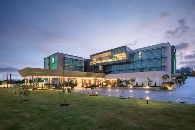 Holiday Inn Quito Airport Hotel dekat La Capilla Del Hombre