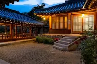 Yongin Hanok Tres Bien Pension