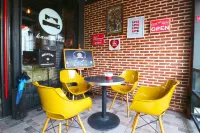 Kamariska Hostel Hotel di Kecamatan Gedangan