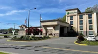 Holiday Inn Danbury-Bethel @ I-84