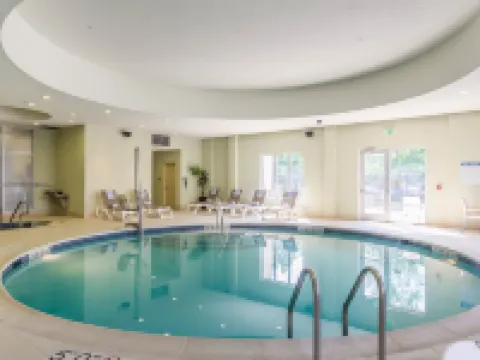 เอ็มบาสซีสวีทส์ สนามบินนีวาร์ค โรงแรมในเอลิซาเบท