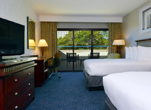 DoubleTree by Hilton Newark-Fremont