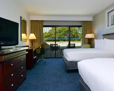 DoubleTree by Hilton Newark-Fremont Hotels in Newark