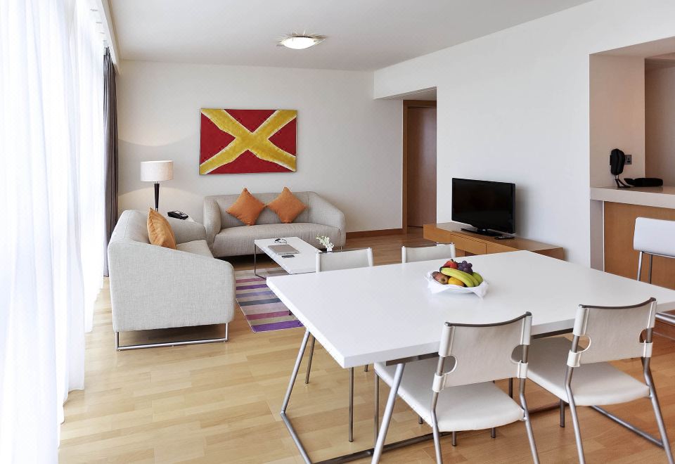 3. 이비스 아부 다..