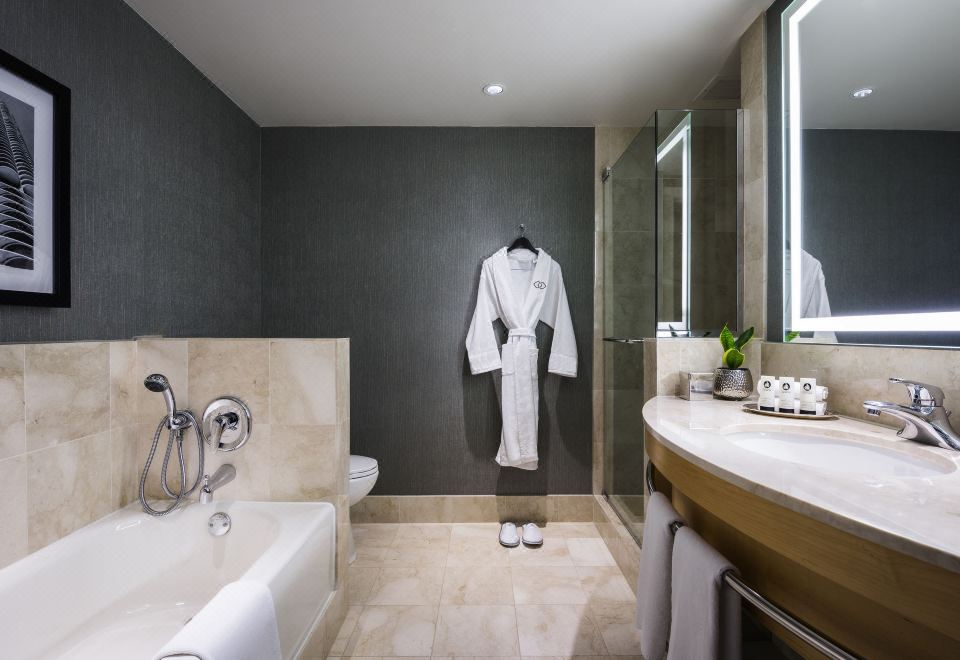 1. 소피텔 시카고 ..