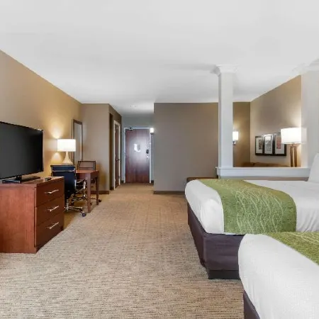 Comfort Inn & Suites at CrossPlex Village