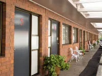 Country Pathfinder Motor Inn Hotels in Dalby