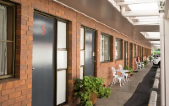 Country Pathfinder Motor Inn