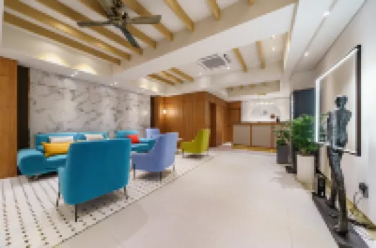 H Avenue Hotel Minam