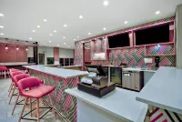 Holiday Inn ERIE by IHG - bar