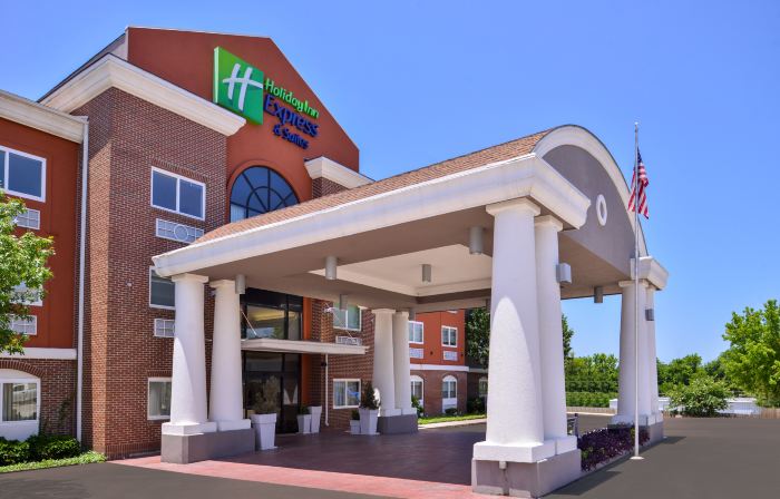 Holiday Inn Express & Suites ELGIN by IHG