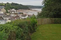 The Hawthorns - Large Luxury Cottage, Hot Tub, Sea Views