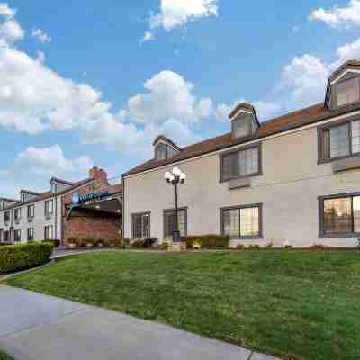 Best Western Country Inn Hotel Exterior