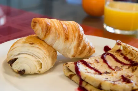 Auberge la Tomette, the Originals Relais Отели в г. Латронкьер